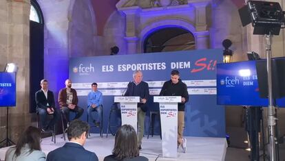 El presidente de la federación catalana de deportes de invierno, a la izquierda, en el primer acto de campaña a favor de los Juegos Olímpicos del 2030.