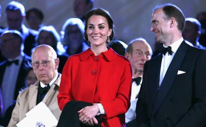 Kate Middleton asiste a un acto oficial con la chaqueta agotada de Zara. 
