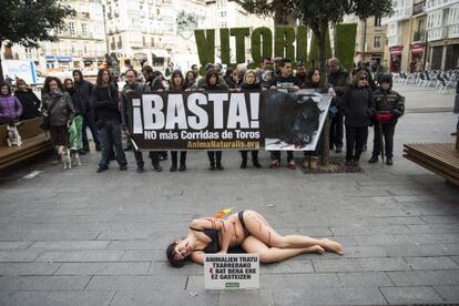 Concentración de protesta por las ayudas económicas a las corridas de toros.