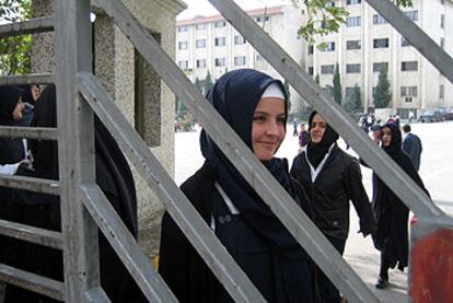 Alumnas del Liceo Anatolia, del distrito islamista de Eyup, en Estambul, el pasado lunes.