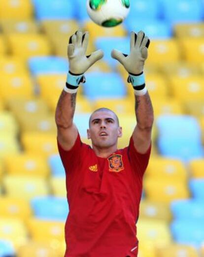 Valdés, durante un entrenamiento con la selección española.