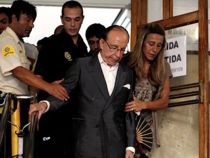 El empresario Jos&eacute; Mar&iacute;a Ruiz-Mateos, asistiendo a un juicio en Palma de Mallorca junto a su hija Bego&ntilde;a.