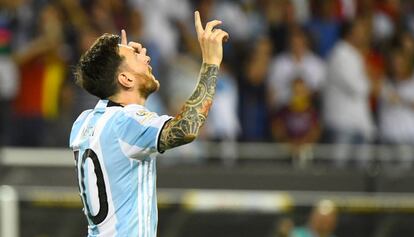 Messi celebra uno de sus goles ante Panam&aacute;. 