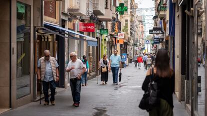 La calle del Mar, en el centro de Badalona, este miércoles.