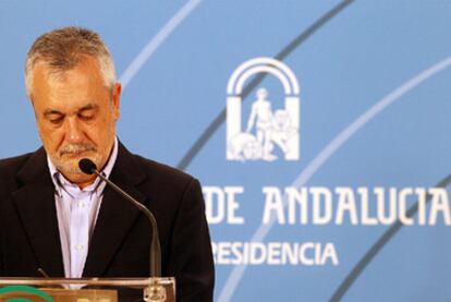 José Antonio Griñán, ayer, durante su comparecencia ante los medios de comunicación.