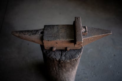 Yunque con el que trabajaba el escultor Martín Chirino en su vivienda de Morata.