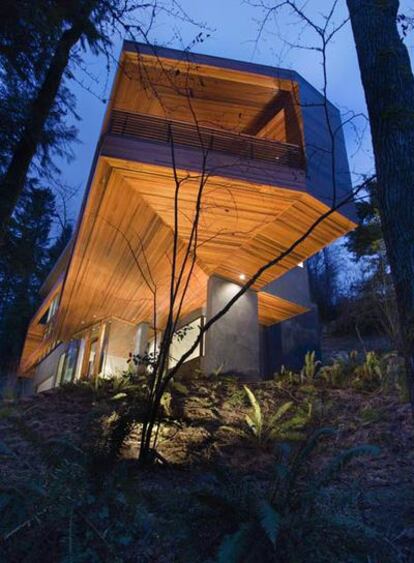 El arquitecto Jeff Koval proyectó la casa de Portland (Oregón) donde vive la vampírica familia Cullen en la película <b><i>Crepúsculo</b></i>.