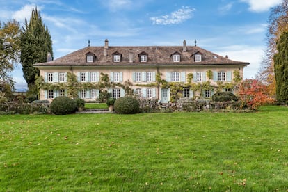 Casa en el pueblo de Tolochenaz (Suiza).