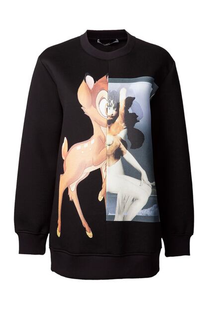 2013: la sudadera de Bambi de Givenchy que presentó sobre la pasarela la española Dalianah Arekion. Se convirtió en un clásico instantáneo.