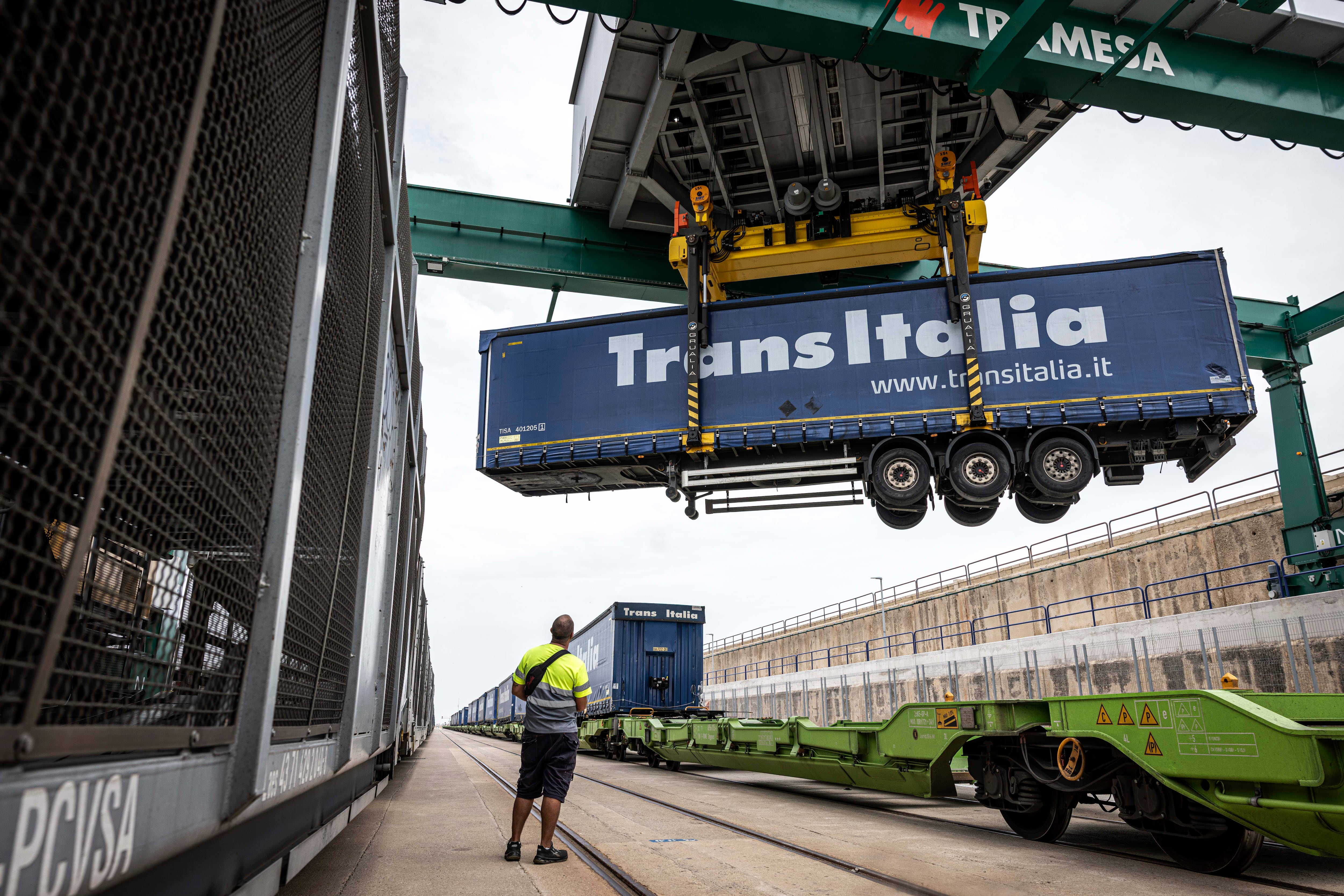 Valenciaport prevé en su plan para 2035 aglutinar el 45% de tráfico exterior portuario español