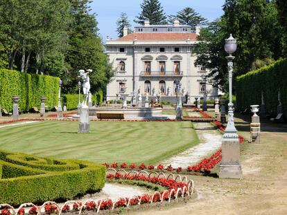 Vista del  Palacio de Los Selgas, llamado La Quinta, en la localidad asturiana de El Pito.