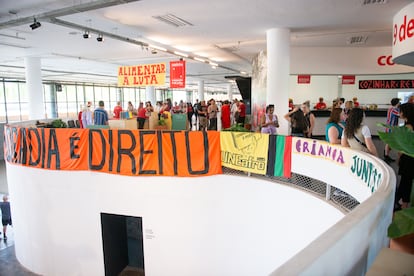 The restaurant installed at the São Paulo Biennial by the Cozinha Ocupação 9 de Julho collective. 