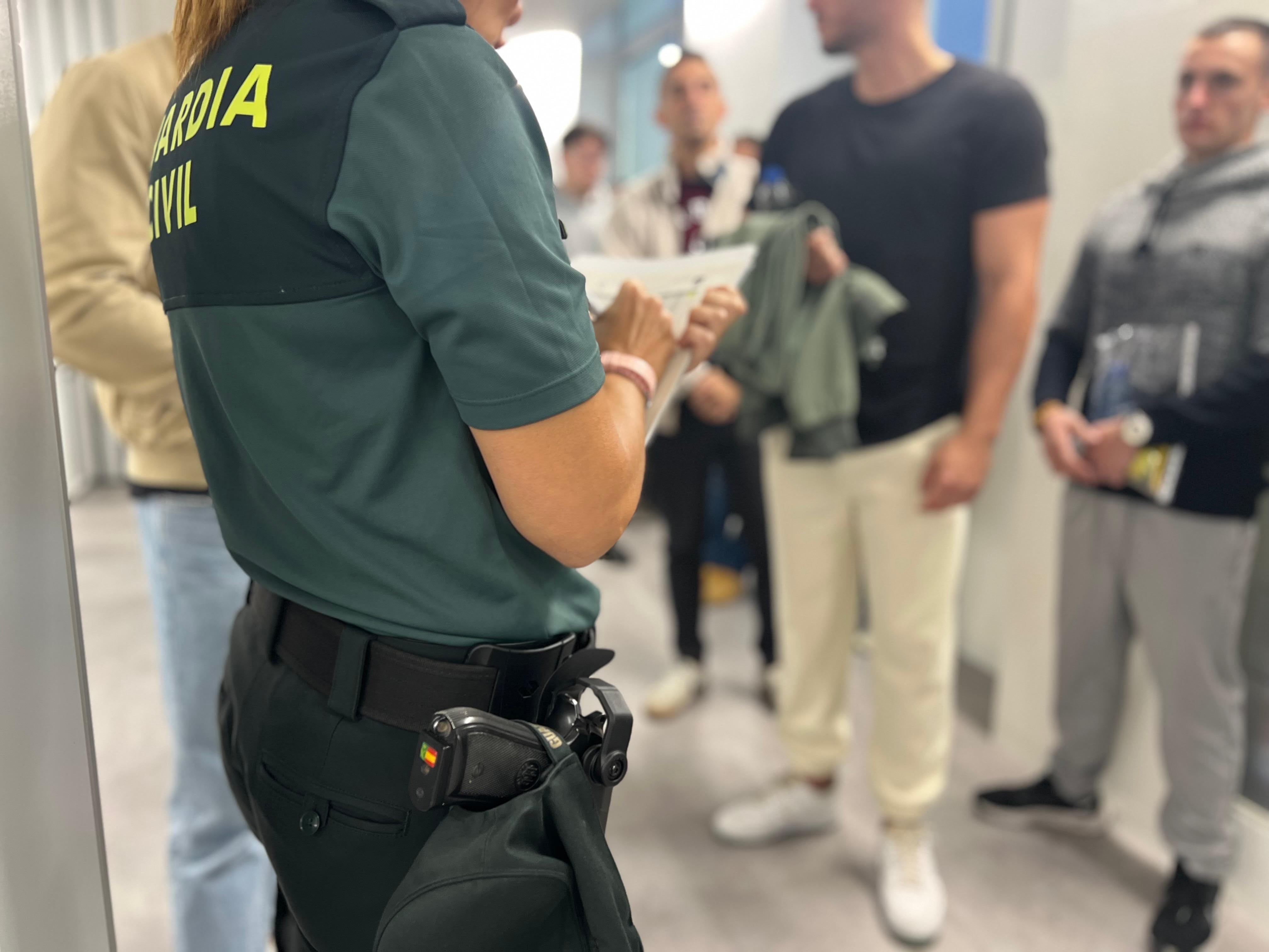 Suspendidas las pruebas de oposición a la Guardia Civil de este domingo por un error en las cajas que contenían los exámenes 