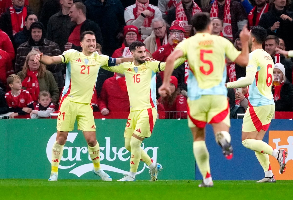 Spain continues to rule: defeats Denmark and finishes first in the group