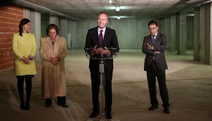 María José Català, Rita Barberá, Alberto Fabra y Serafín Castellano en el sótano del museo San Pío V.