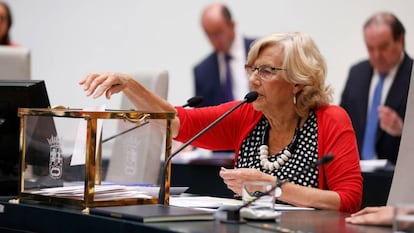 Manuela Carmena, durante la sesión constitutiva del ayuntamiento de Madrid, el pasado sábado, en el Palacio de Cibeles.