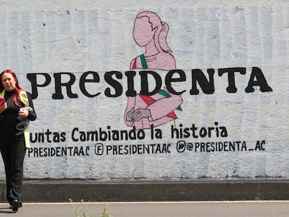 Una pared pintada con la silueta de Claudia Sheinbaum sobre la avenida Ejército Nacional en Ciudad de México, el 11 de abril de 2023.