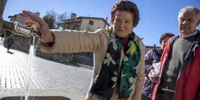 Protesta de los vecinos de Rascafr&iacute;a, el pasado noviembre, contra la gesti&oacute;n del agua en el municipio.