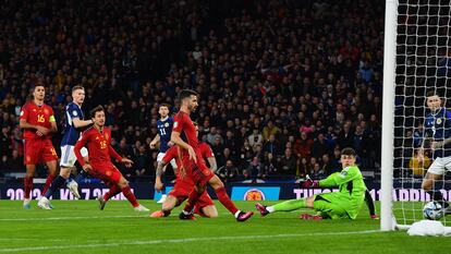 McTominay marca el primer gol de Escocia ante España este martes en Glasgow.