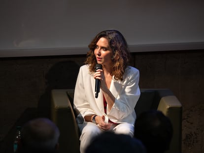 Isabel Díaz Ayuso, presidenta de la Comunidad de Madrid, durante su visita a la Universidad de Chile en Santiago el pasado 22 de marzo.