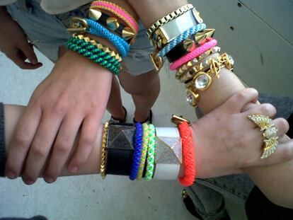 Mi mejor amigo no es un diamante: es una pulsera de plástico