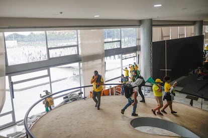 Los manifestantes en el interior del Palacio Planalto.