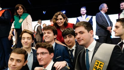 La presidenta regional Isabel Díaz Ayuso en la clausura del curso académico de la Asociación de Colegios Mayores de Madrid, en 2022.