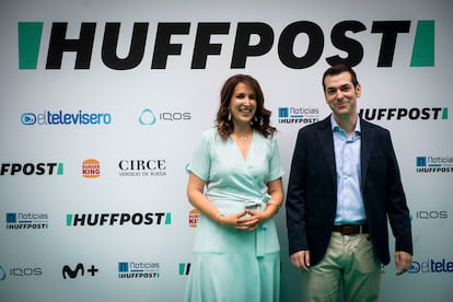 La directora del ‘El HuffPost’, Laura Riestra,  y el subdirector, Rodrigo Carretero.