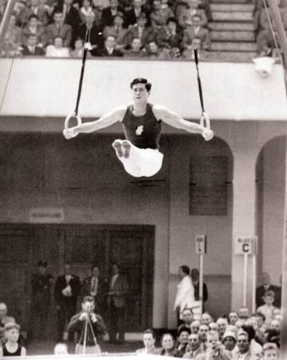 Joaquín Blume, durante un ejercicio de anillas.