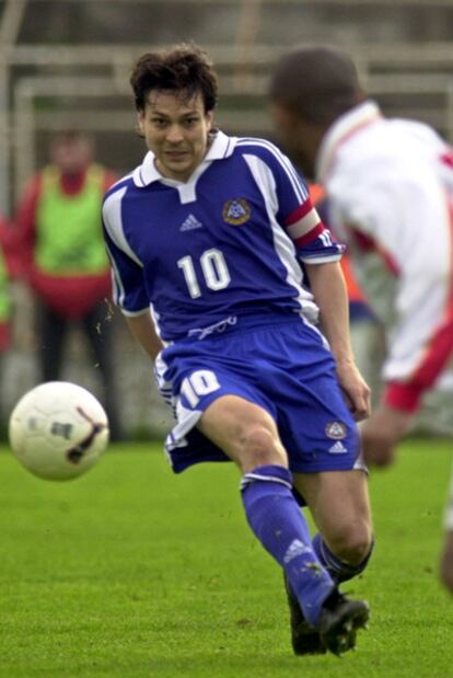 Jari Litmanen, en un partido de Finlandia contra Macedonia (2002).