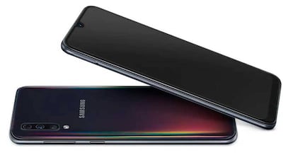 El Samsung Galaxy A50 cuenta con un frontal todo pantalla con un pequeño notch en forma de gota de agua