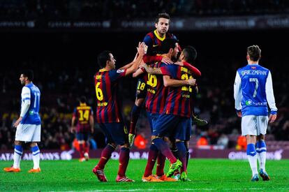 Los jugadores del Barcelona celebran su gol ante la Real Sociedad. 