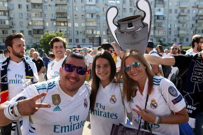 Aficionados del Real Madrid en la ciudad de Kiev (Ucrania), el 26 de mayo de 2018.