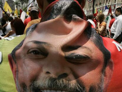 Un seguidor del presidente Luiz Inácio Lula da Silva, del Partido de los Trabajadores (PT) durante el cierre de campaña, en Sao Paulo.