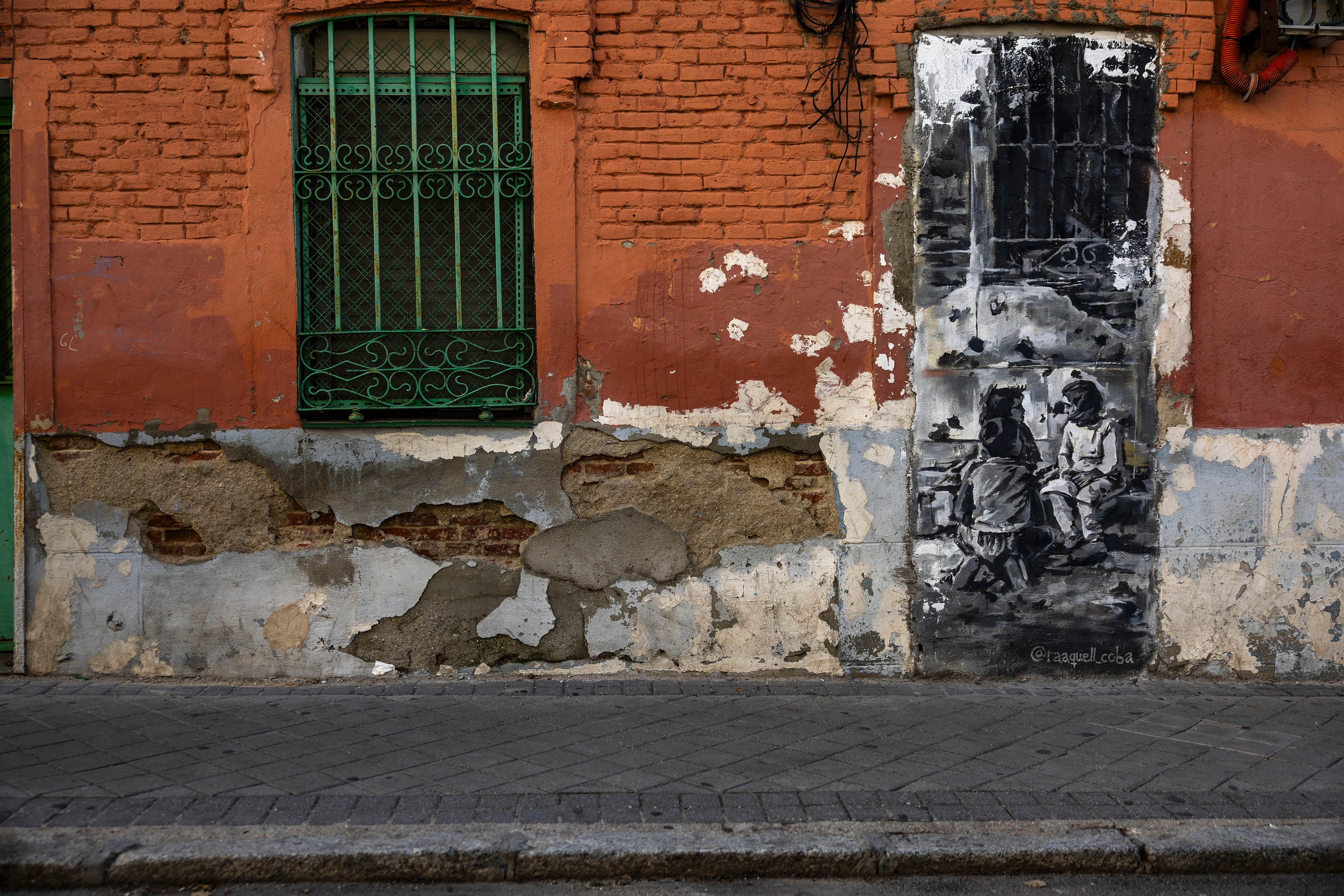 Peironcely 10 y Capa, rehenes de la batalla por la memoria en España