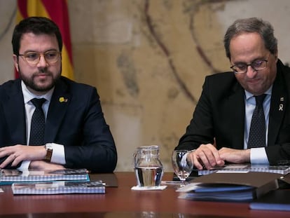 Pere Aragonès (izq.) y Quim Torra, en una reunión del Govern.