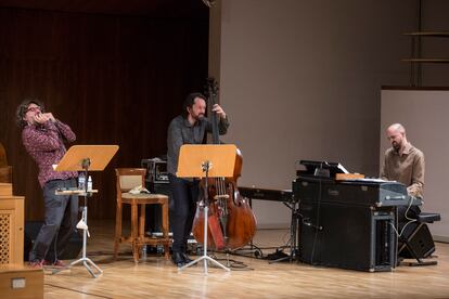 Antonio Serrano (izquierda), Pablo Martín Caminero y Daniel Oyarzábal interpretaban el viernes sus 'Visiones de Bach'.