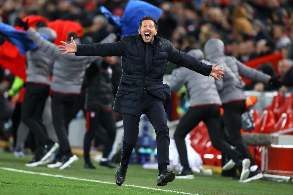 Simeone celebra el resultado al finalizar el partido.