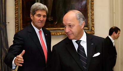 John Kerry junto al ministro francés de Exteriores, Laurent Fabius.