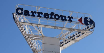 Logotipo de Carrefour en uno de sus establecimientos