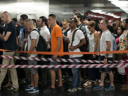 Acceso bloqueado a la estación de la Sagrera, el pasado lunes.