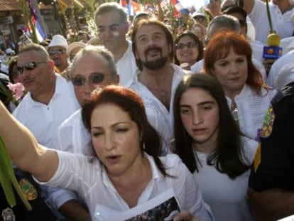 Gloria Estefan en una protesta del exilio cubano en Miami.
