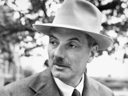 Lewis Mumford.