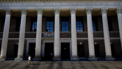 General Views Of Harvard University