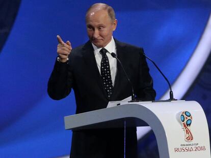 Vlad&iacute;mir Putin, en el sorteo del Mundial 2018.