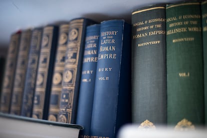 Detalhe da biblioteca do Peter Brown em sua casa em Princeton. 