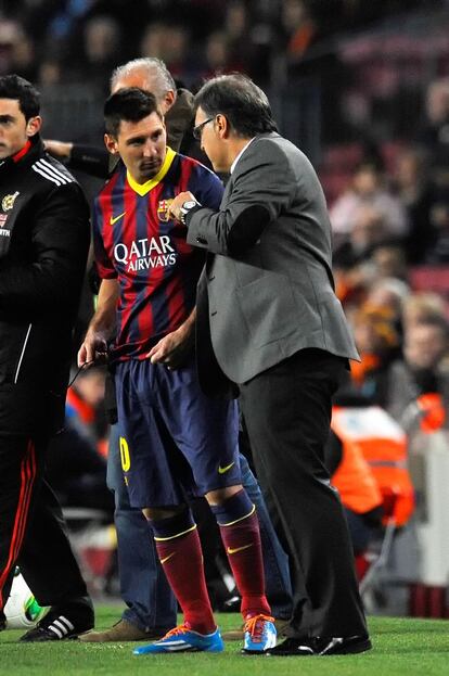 Messi habla con el Tata Martino