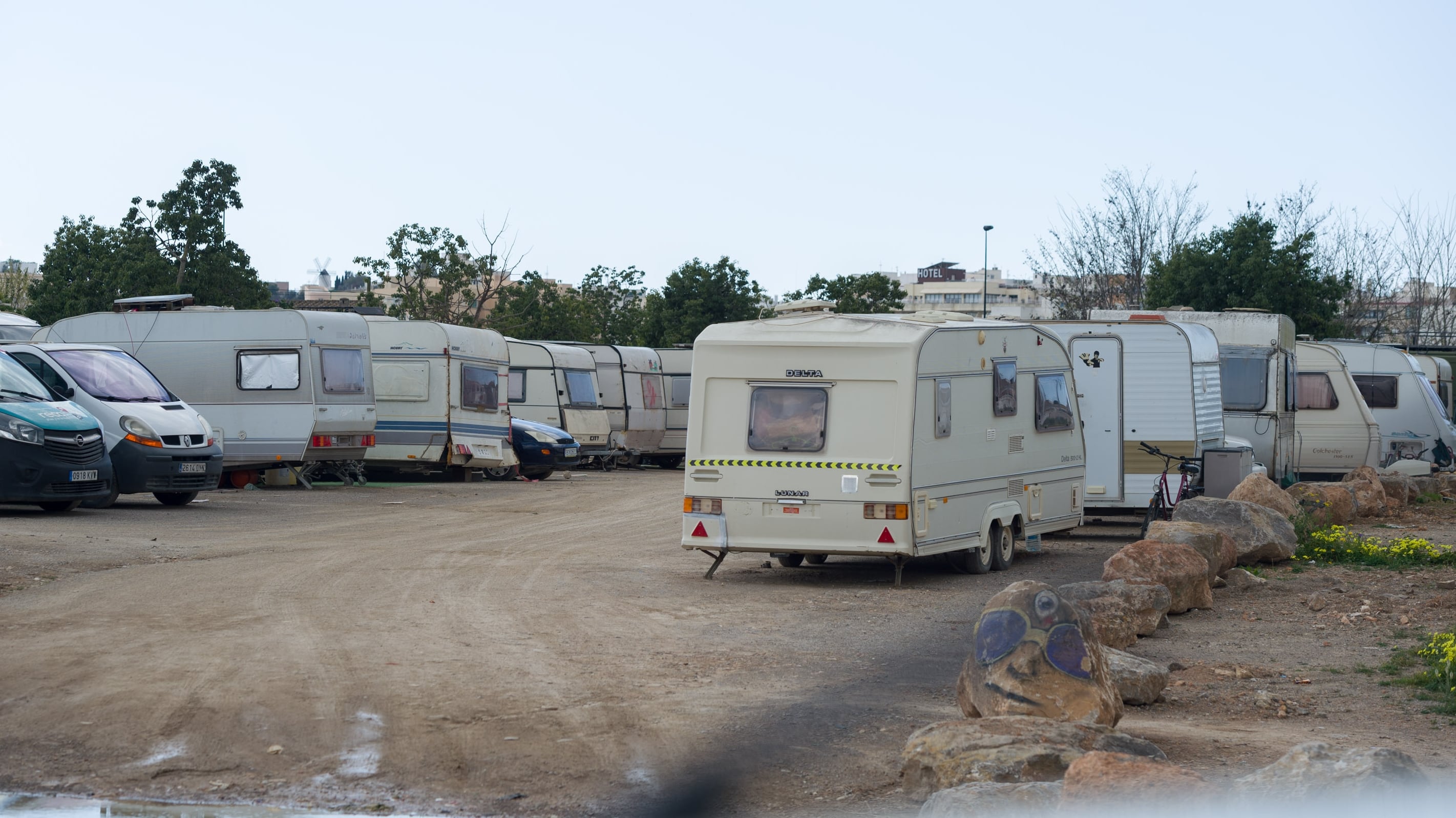 Hallado en una caravana en Ibiza el cadáver de un hombre posiblemente fallecido en julio