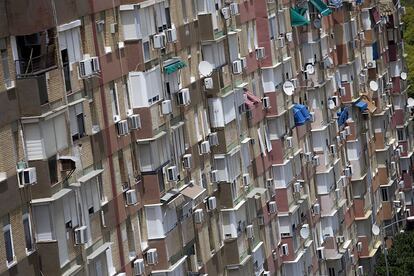 Los aires acondicionados de la mayoría de los hogares sevillanos han entrado hoy en funcionamiento.