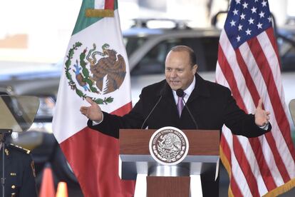 El exgobernador de Chihuahua César Duarte inaugura un cruce fronterizo, en 2016.